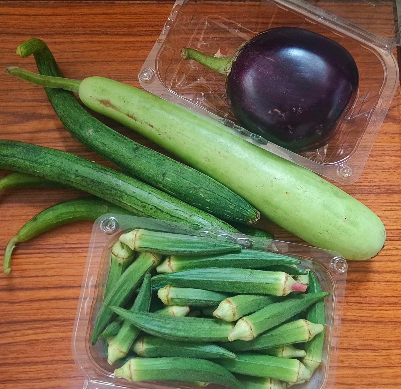 Basic vegetables (Ladyfinger 250g + Bottle gourd 200g + Ridge gourd 500g + Eggplant 200g)